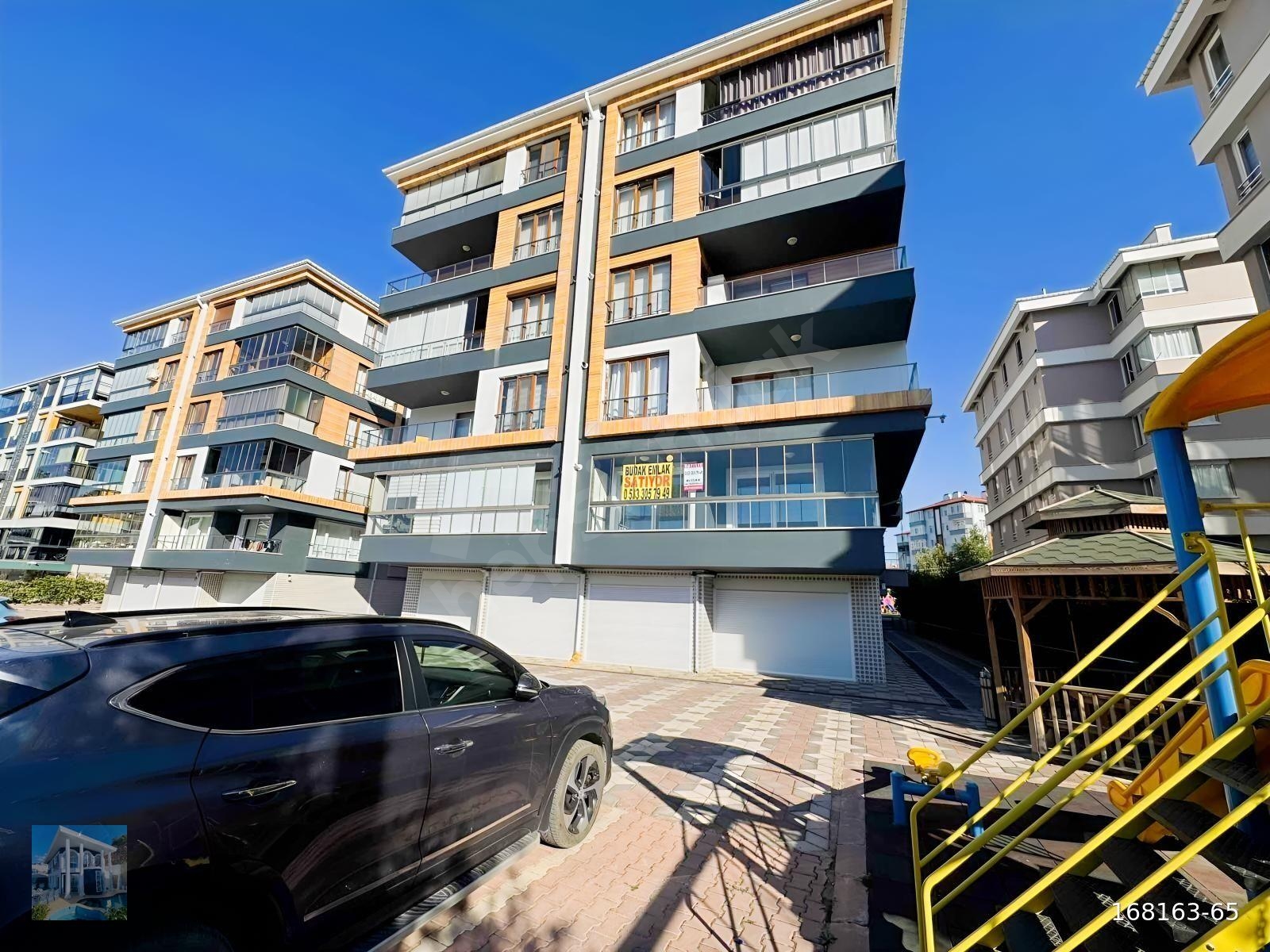 BUDAKTAN YARENLER PAZARININ KARŞISINDA SATILIK3+1 DAİRE