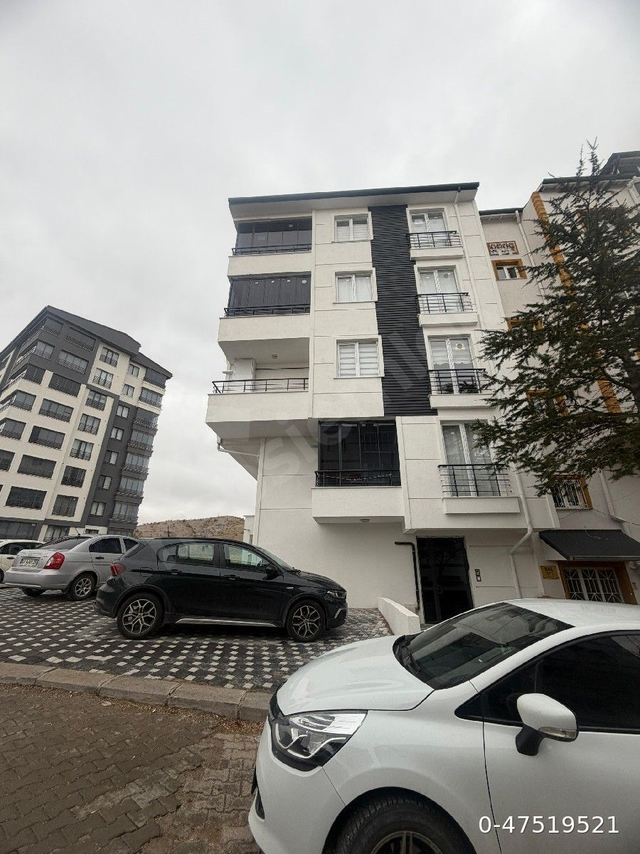 Güzelyurt Mahallesi Cam Balkonlu Satılık Eşyalı Daire 2+0