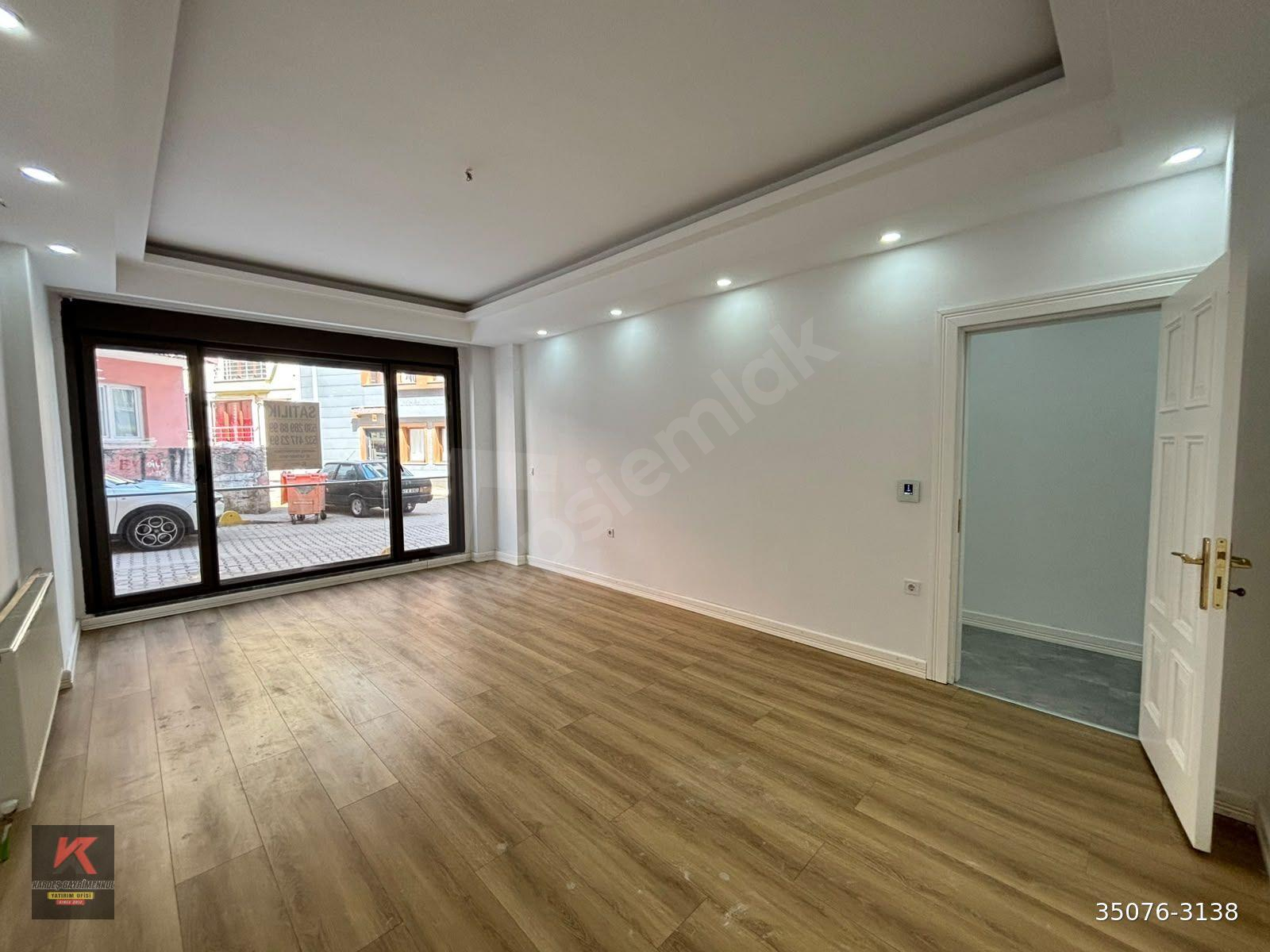 KARAMÜRSEL'DE SAHİLE YAKIN AKILLI EV SİSTEMLİ LÜKS 3+1 DAİRE