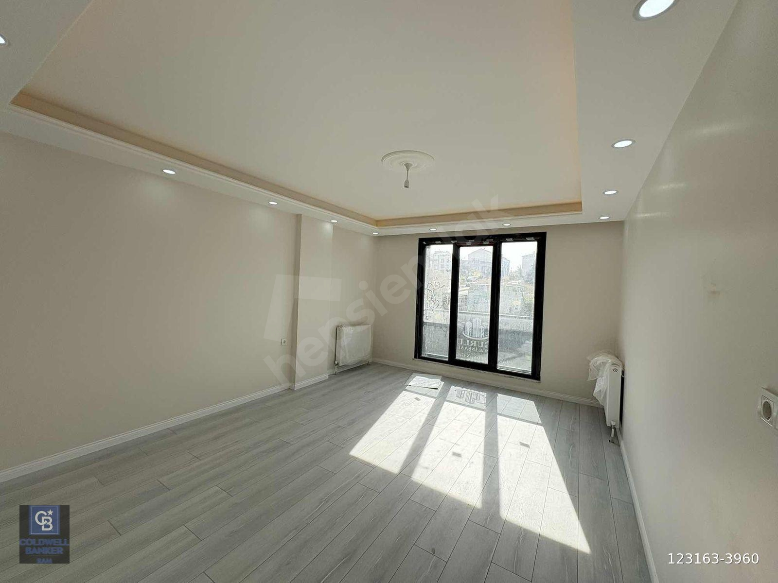 ARNAVUTKÖY LÜKS ARAKAT DAİRE