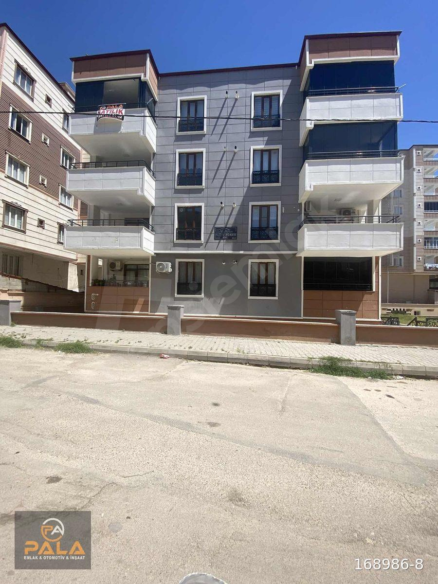 PALA EMLAK tan MEVLANA MAH. 35.CADDE ARKASİ GENİS 4+1 DAİRE