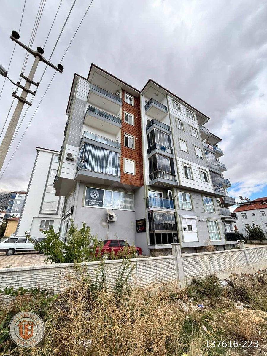 UYAROĞLU EMLAK'DAN ELMALI MERKEZDE 2+1 DOĞALGAZLI KİRALIK DAİRE
