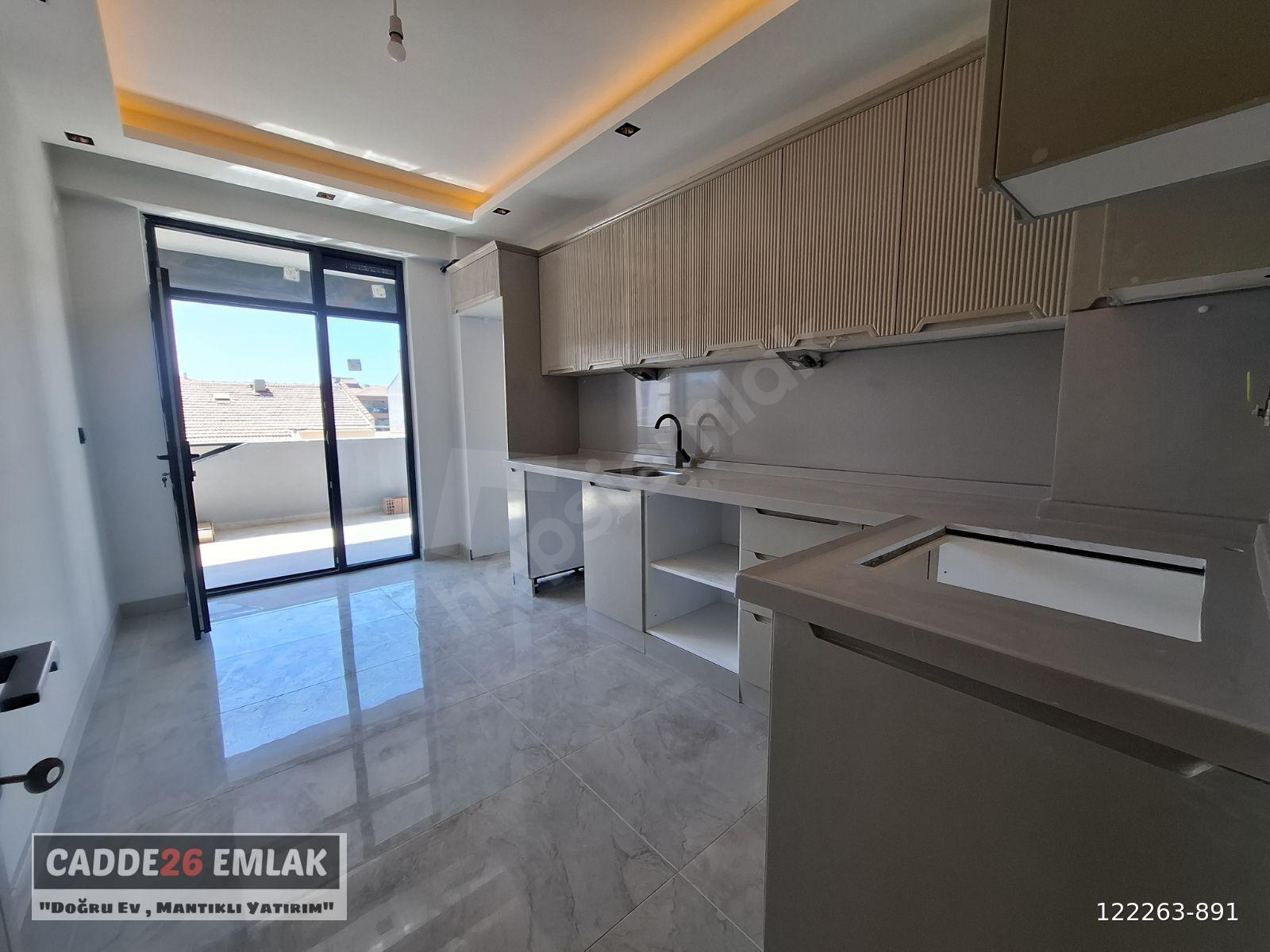 CADDE26 DAN ŞEHİR HASTANESİNE YÜRÜME MESAFESİNDE SATILIK 2+1