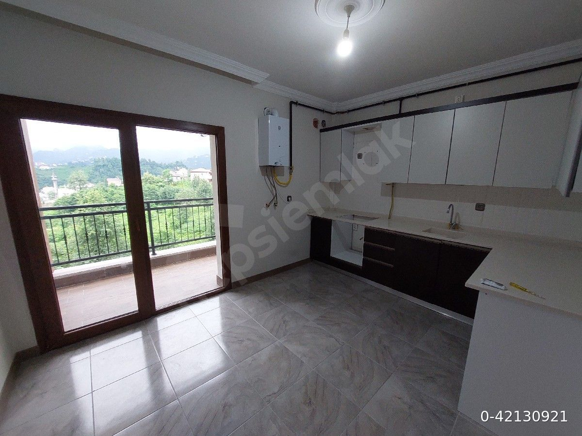 KIRALIK DAİRE 3 YILLIK BİNA 3+1.KAT 2...125 M2.OTO PARK. BAHÇE MEVCUT.HAYRAT TOKI SITEDE MERKEZ RİZE
