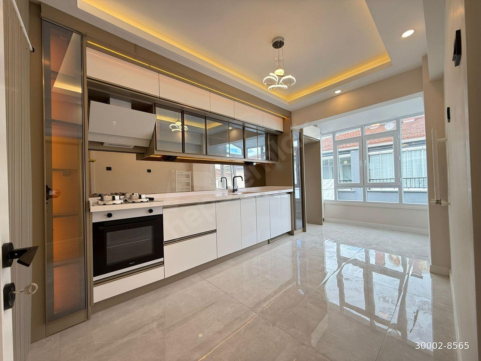 SİNCAN MAHALLESİNDE ÖN CEPHE GENİŞ YAPILI 3+1 130 NET KULLANIŞLI SATILIK DAİRE