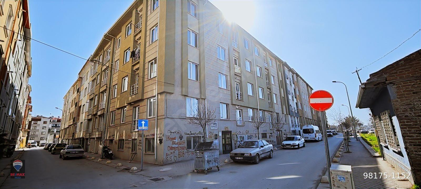 Yenibağlar'da - Anadolu Üniversitesi Yakını - Merkezi Konum