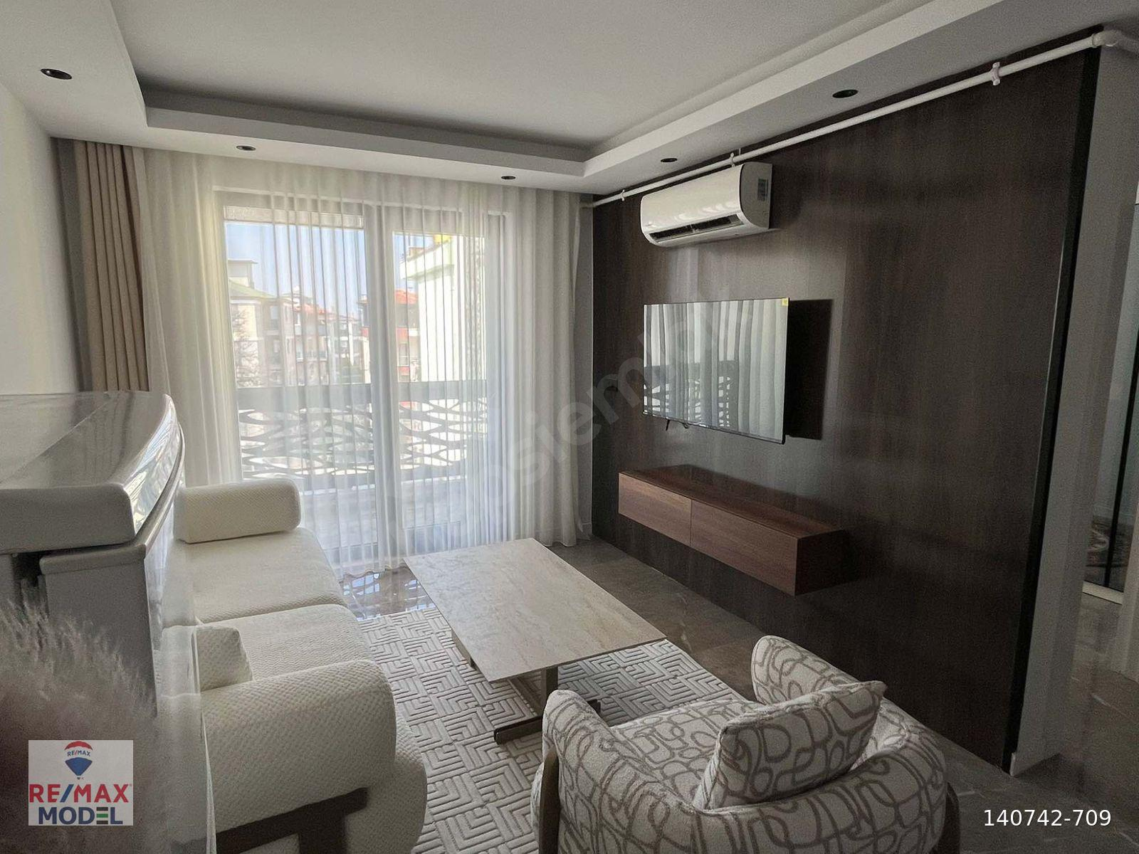 REMAX MODEL DEN ASMALIEVLER MAHALLESİNDE KİRALIK 1+1 SIFIR APART