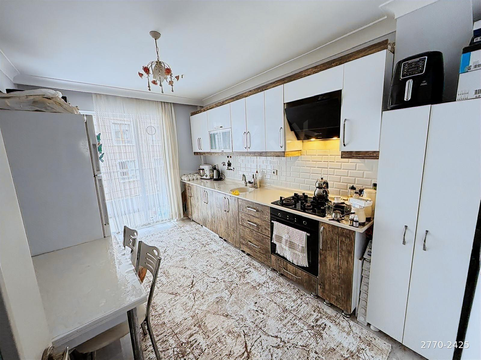 NUR EMLAK'TAN BEŞİKKAYA'DA 2.KAT 3+1 ASANSÖRLÜ SATILIK DAİRE