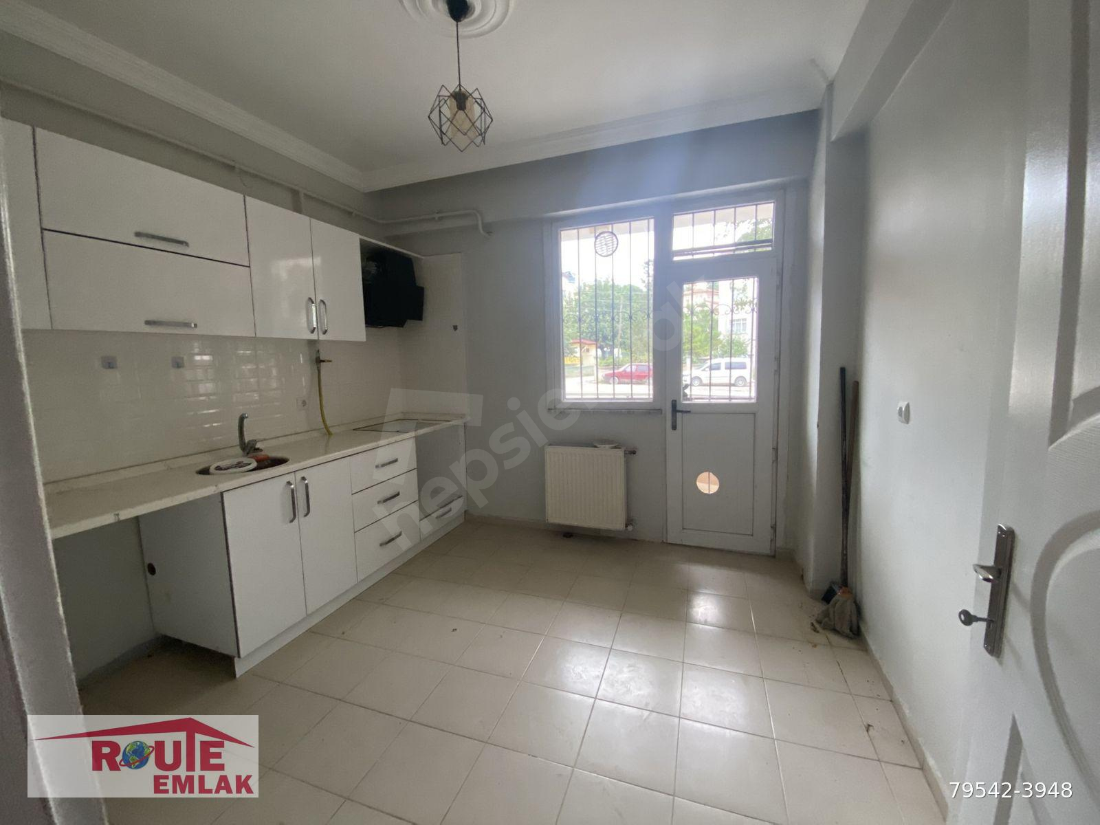 Derince Çınarlı Mahallesi’nde kiralık yüksek giriş daire