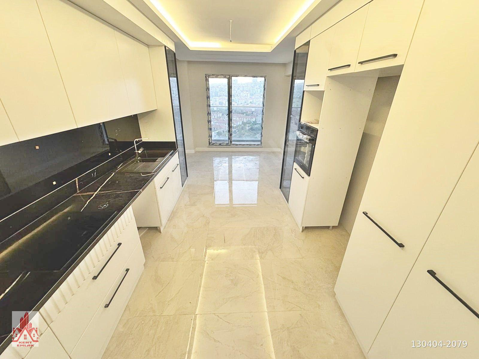 KENT EMLAK''TAN FORUM AVM YAKINI 4.5+1 ULTRA LÜX YAPILI 200M2 !!