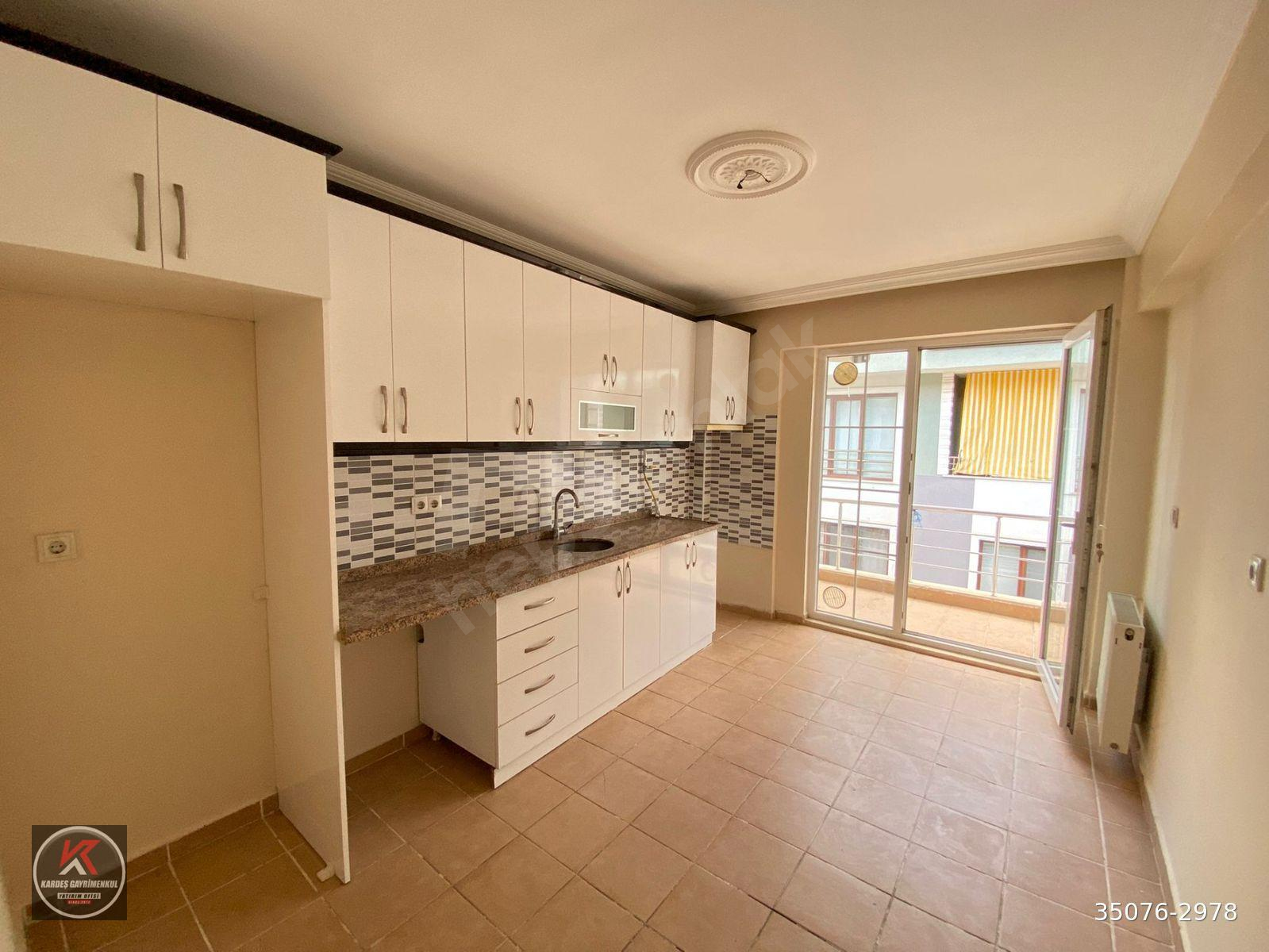 KARAMÜRSEL MERKEZDE 124 M² 3+1 SATILIK DAİRE KREDİYE UYGUN