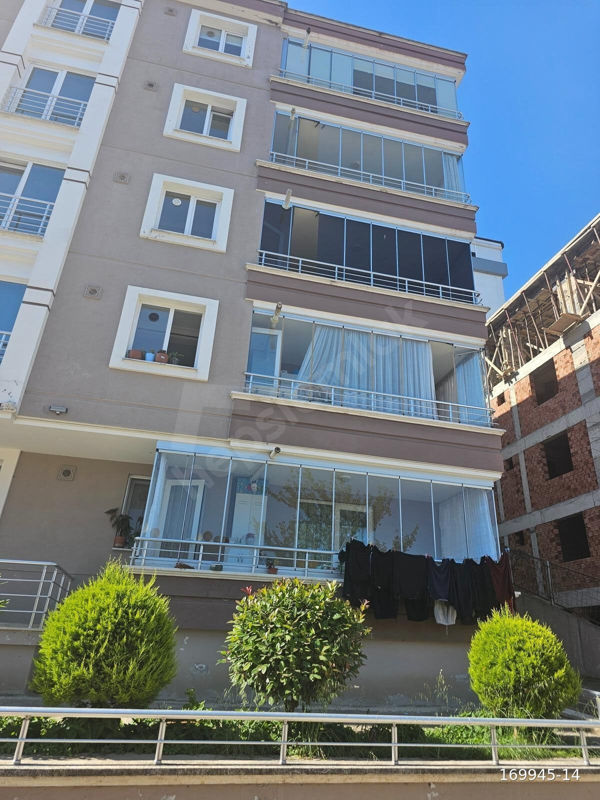 TRANWAYA YAKIN GÜZEL KONUMDA EBEVEYN BANYOLU ARAKAT FIRSAT DAİRE