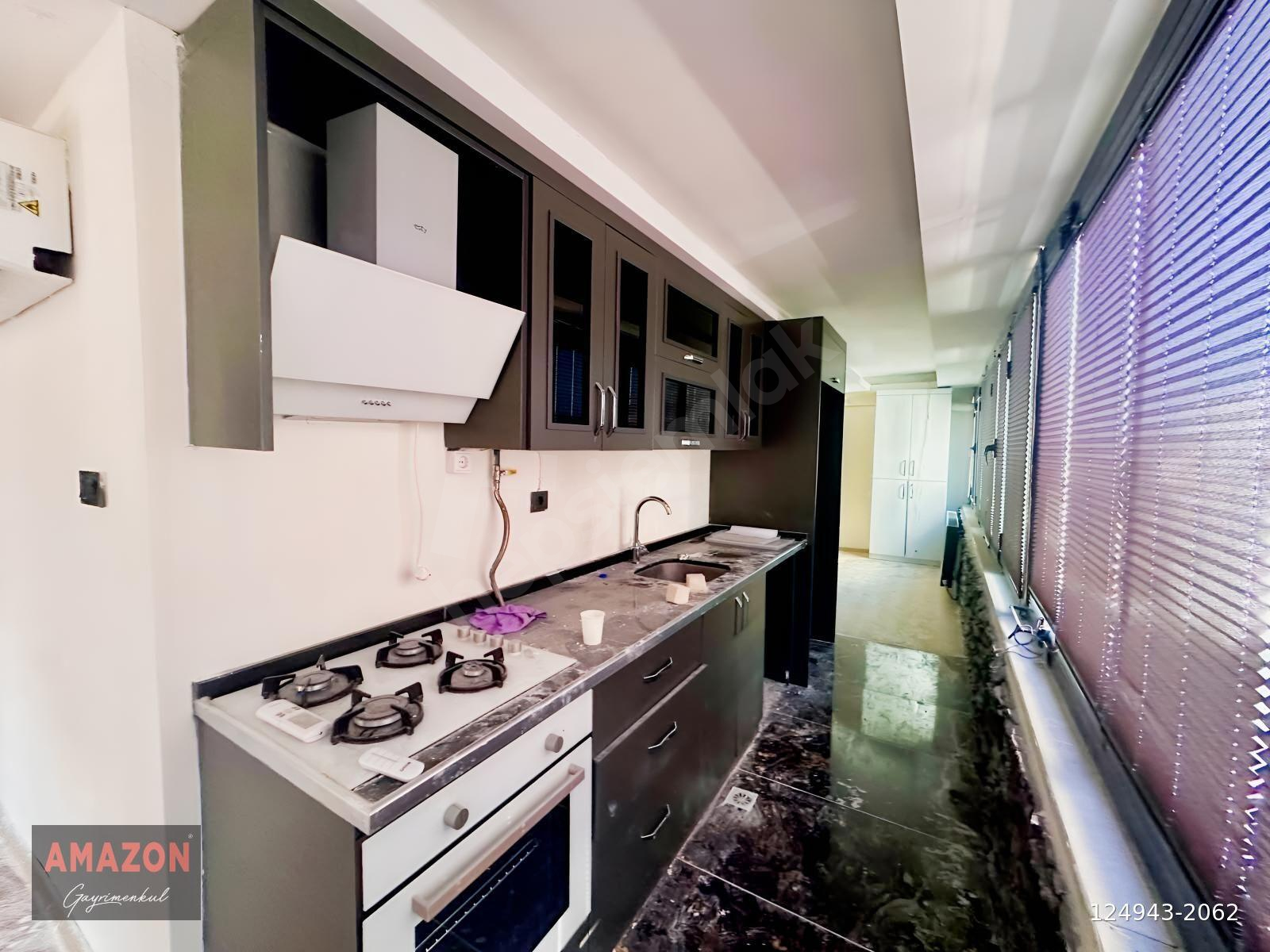 AMAZON'DAN ŞAİRLER PARKI ARKASI ANA YOL ÜZERİ 4+0 SATILIK DAİRE!