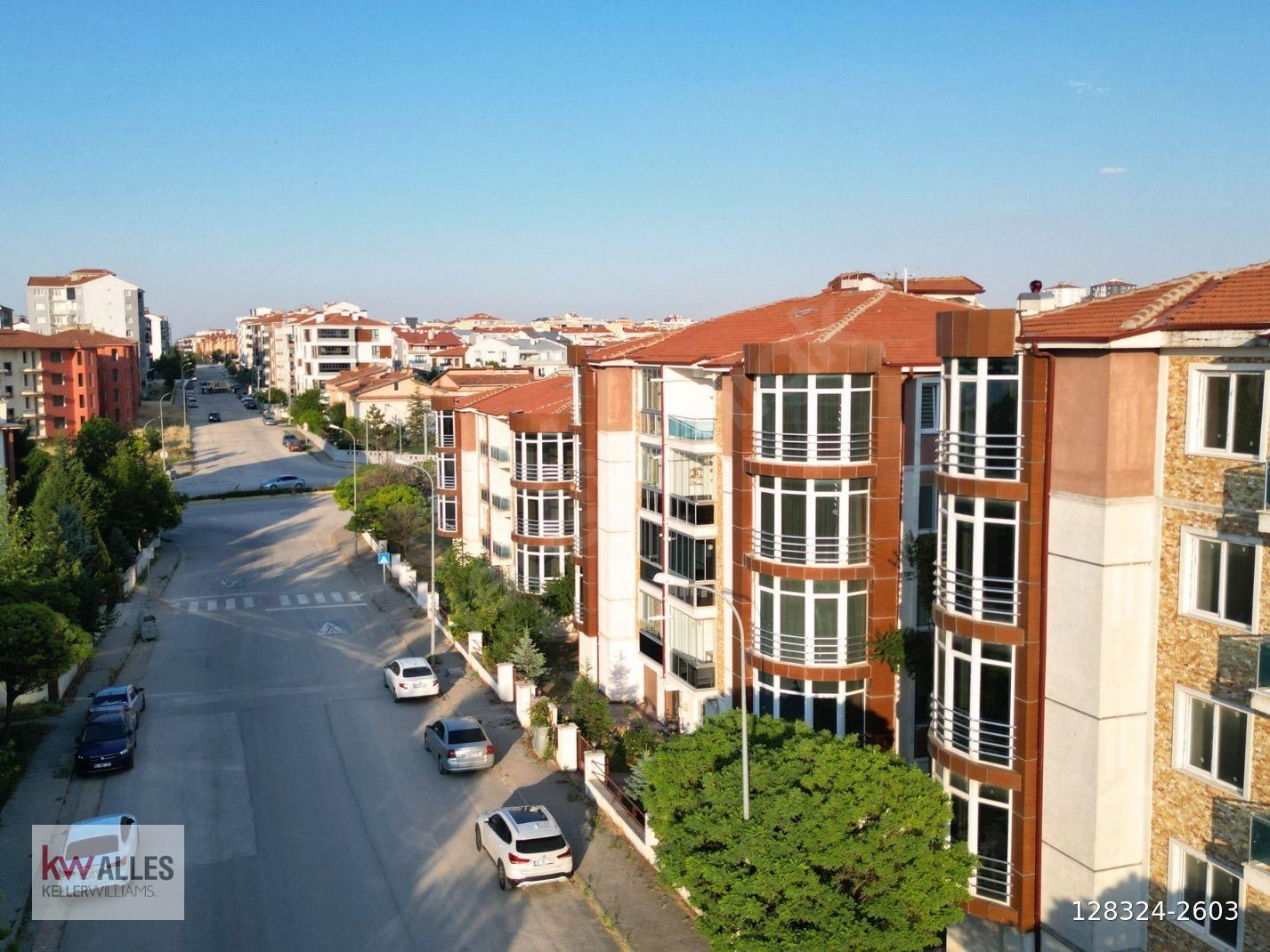 KW ALLES'ten BATIKENT'te 3+1 / SİTE İÇİ / ARA KAT / GENİŞ BALKON