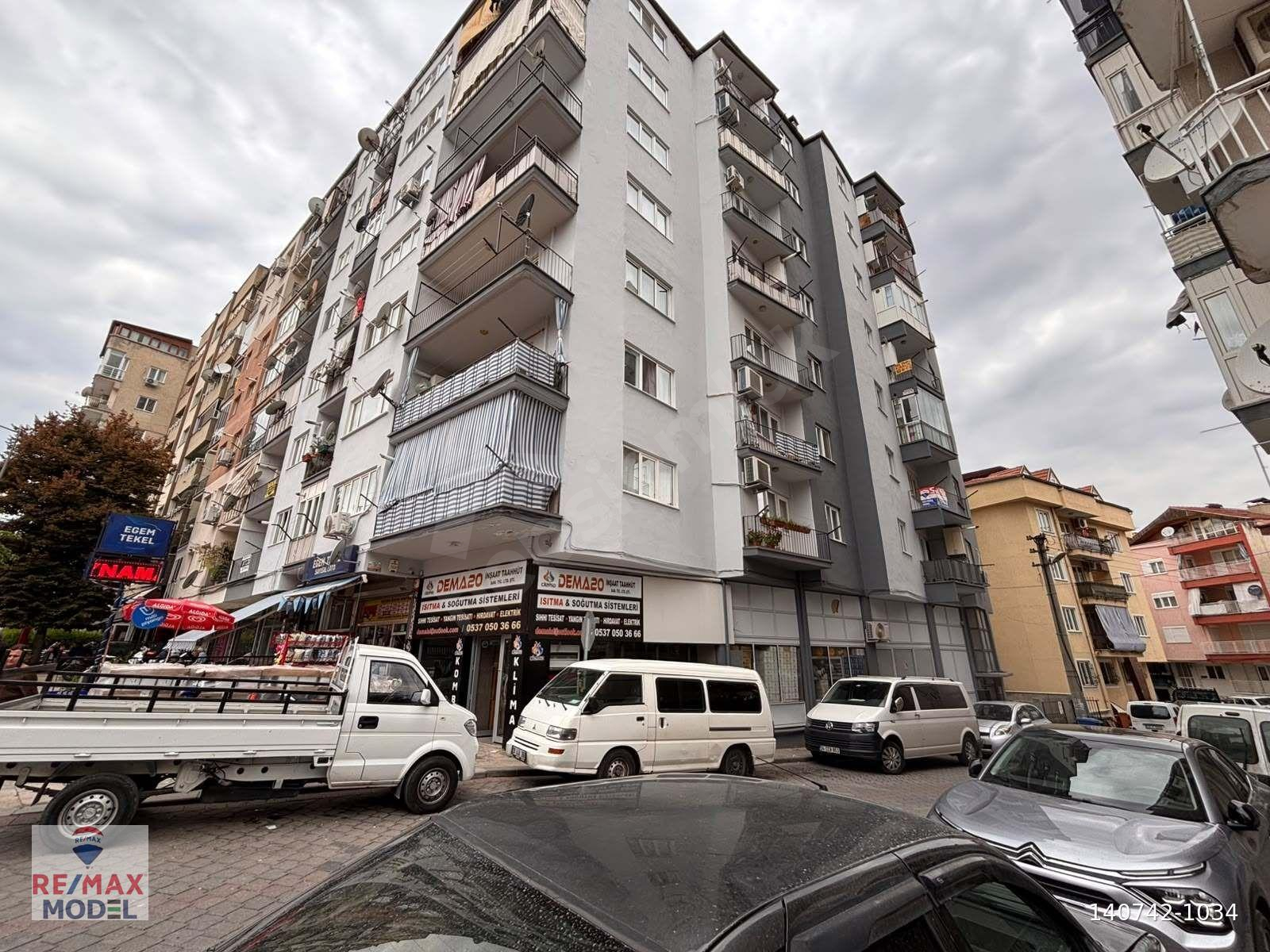 REMAX MODEL DEN İNÖNÜ CADDESİNDE 4+1 ARA KAT ASANSÖRLÜ SATILIK DAİRE