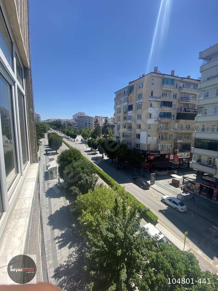 GAZİ CADDESİNDE KİRALIK 4+1 OFİS BÜRO VE OTURUM İÇİN UYGUN DAİRE