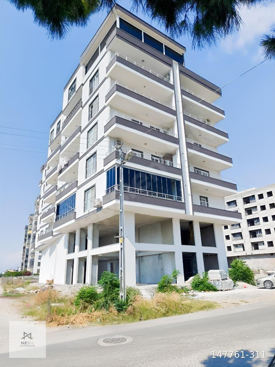 Cadde Üzeri Satılık 3+1 Ferah Etrafı Açık Arakat