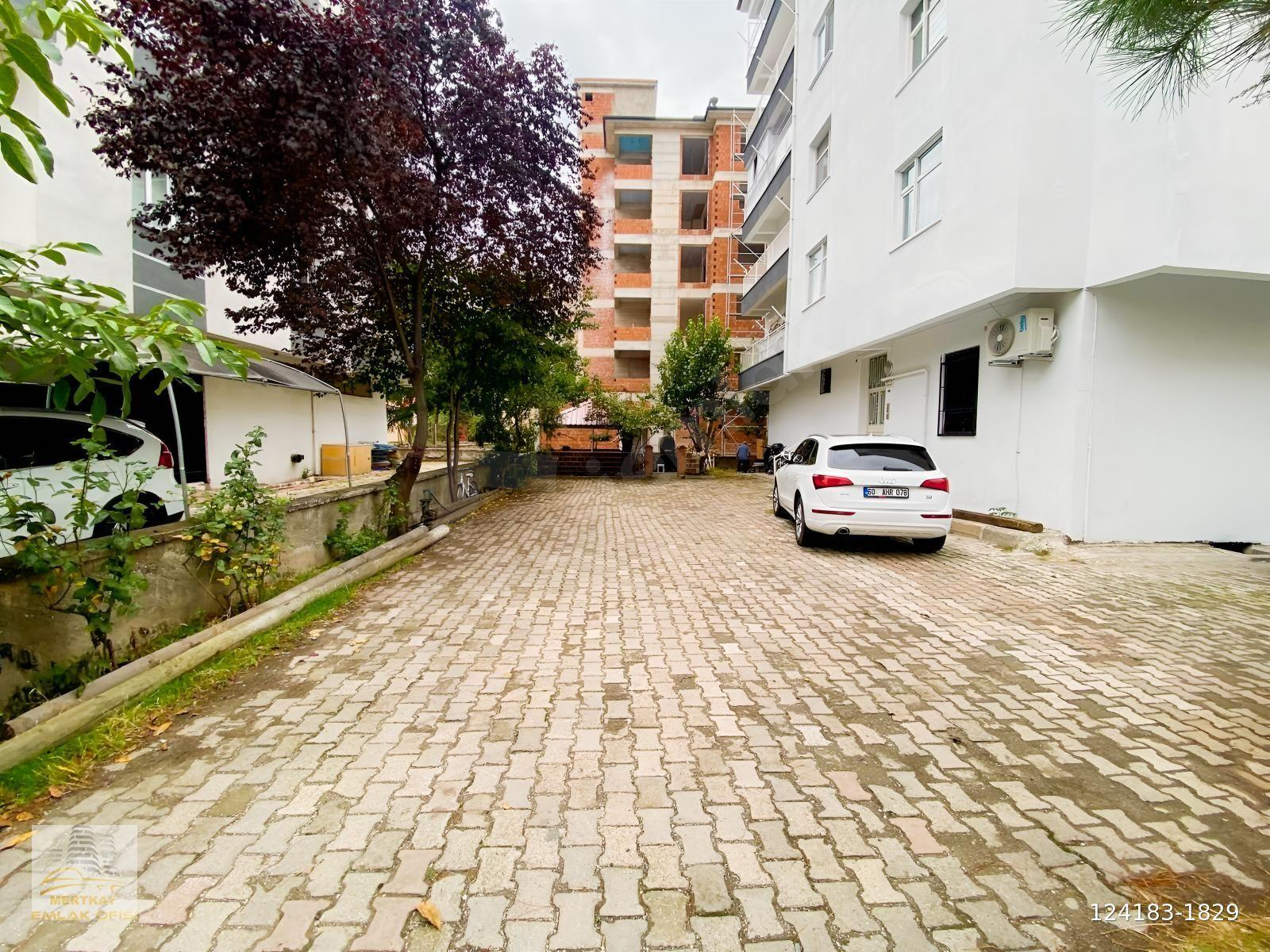 MERTKAY EMLAKTAN YEŞİLIRMAKTA MERKEZİ KONUMDA 4+1 KİRALIK
