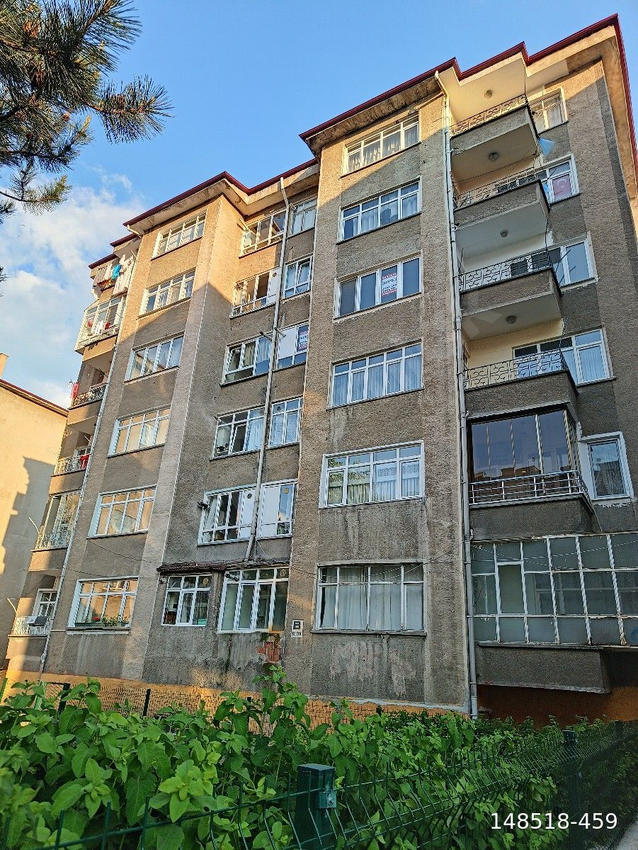 çarşı merkeze yakın 3+1