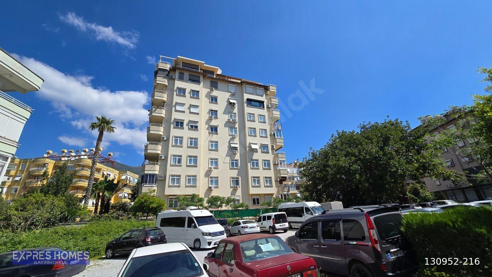 ALANYA GÜLLERPINARI SİTE İÇİ 3+1 EŞYALI KİRALIK DAİRE