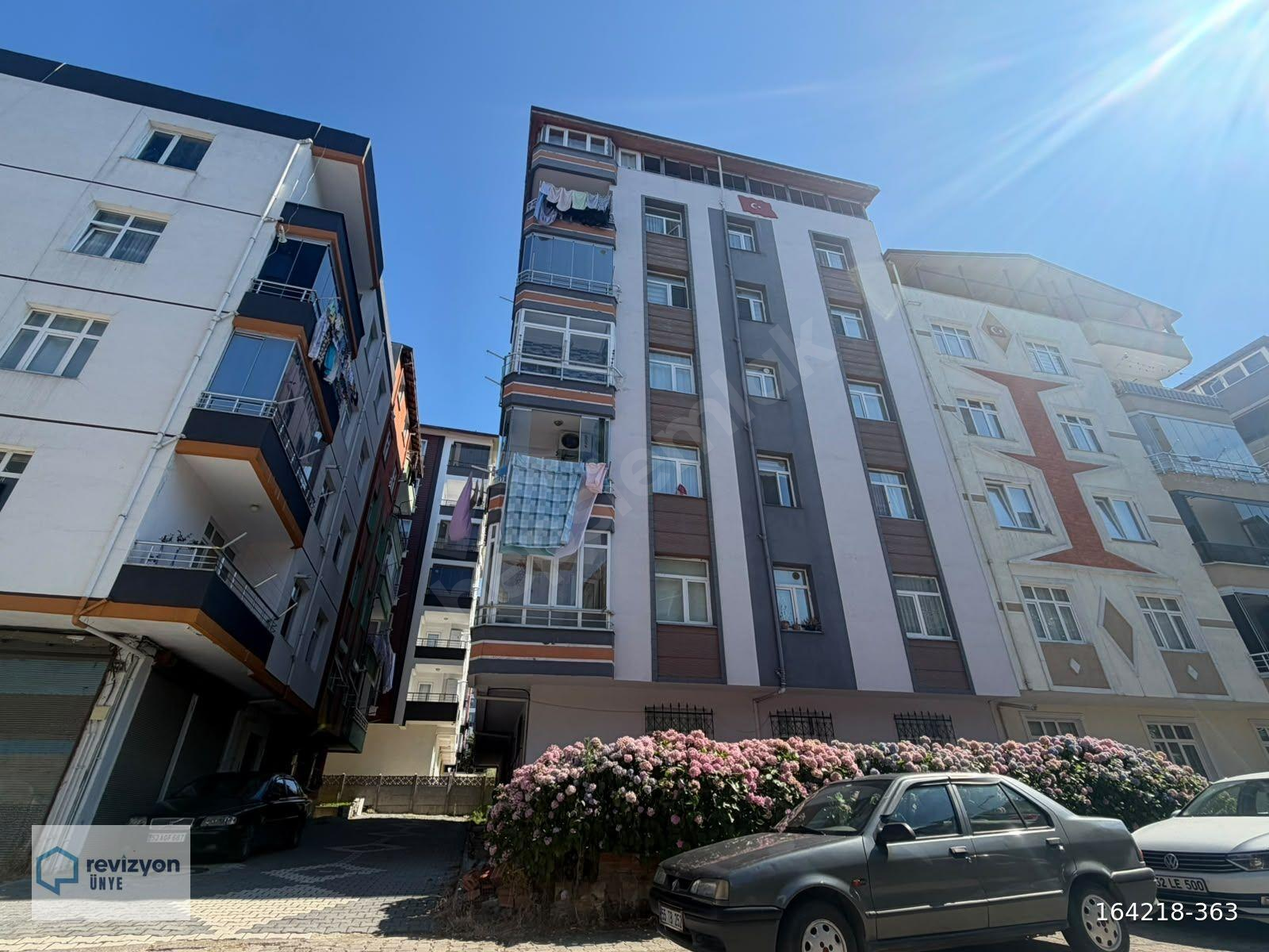 REVİZYON'DAN SAHİLE YÜRÜME MESAFESİNDE MERKEZİ GENİŞ KULLANIŞLI!