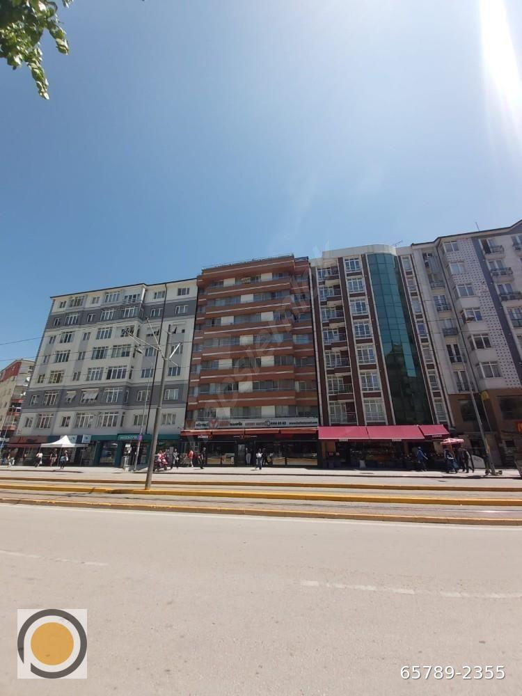Paris Emlak'tan Üniversite Caddesin'de Kiralık 1+1 Daire