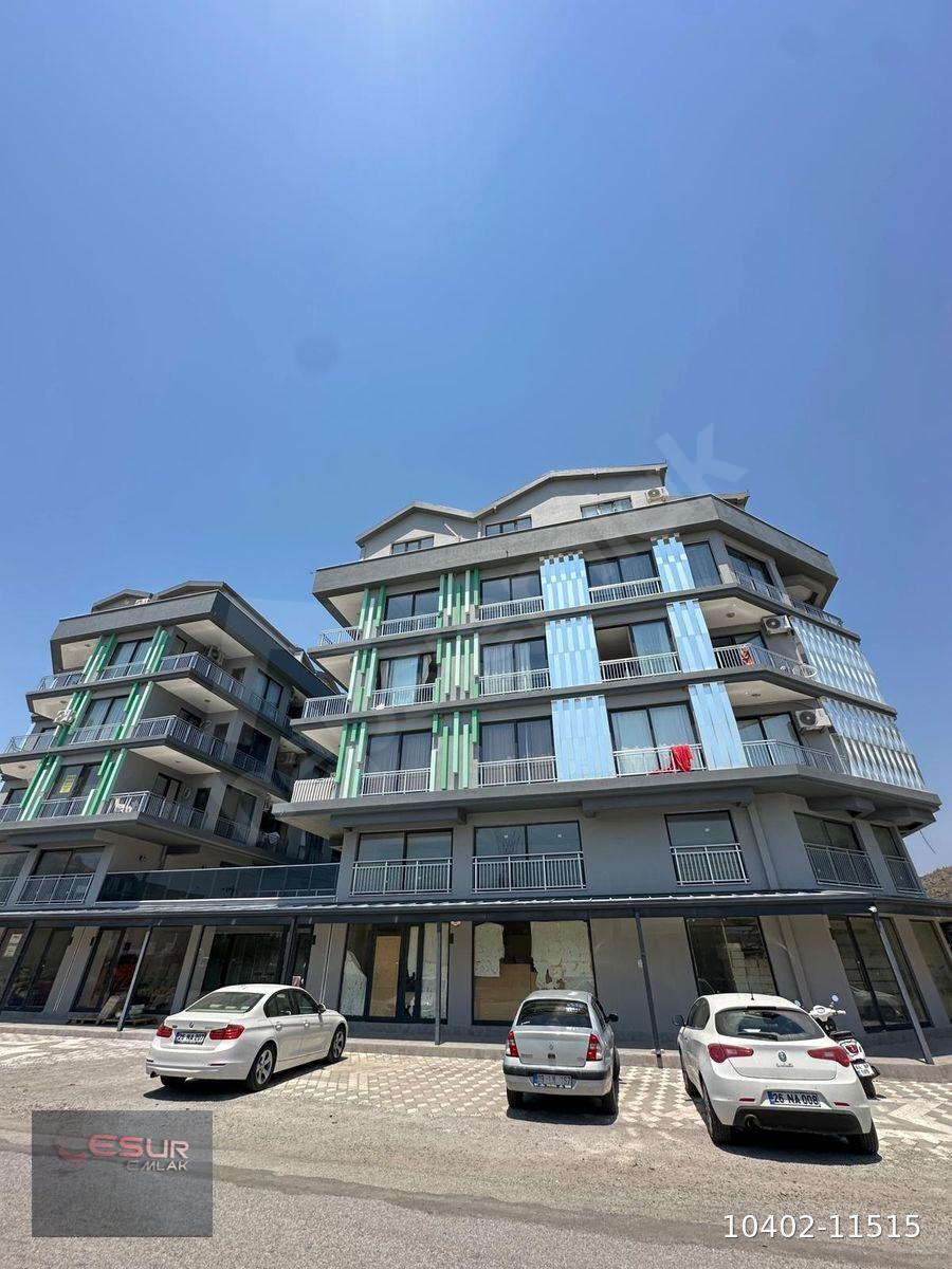 2043 REZİDANSTA 2+1 SATILIK DAİRE ARA KAT HAVUZ MANZARALI