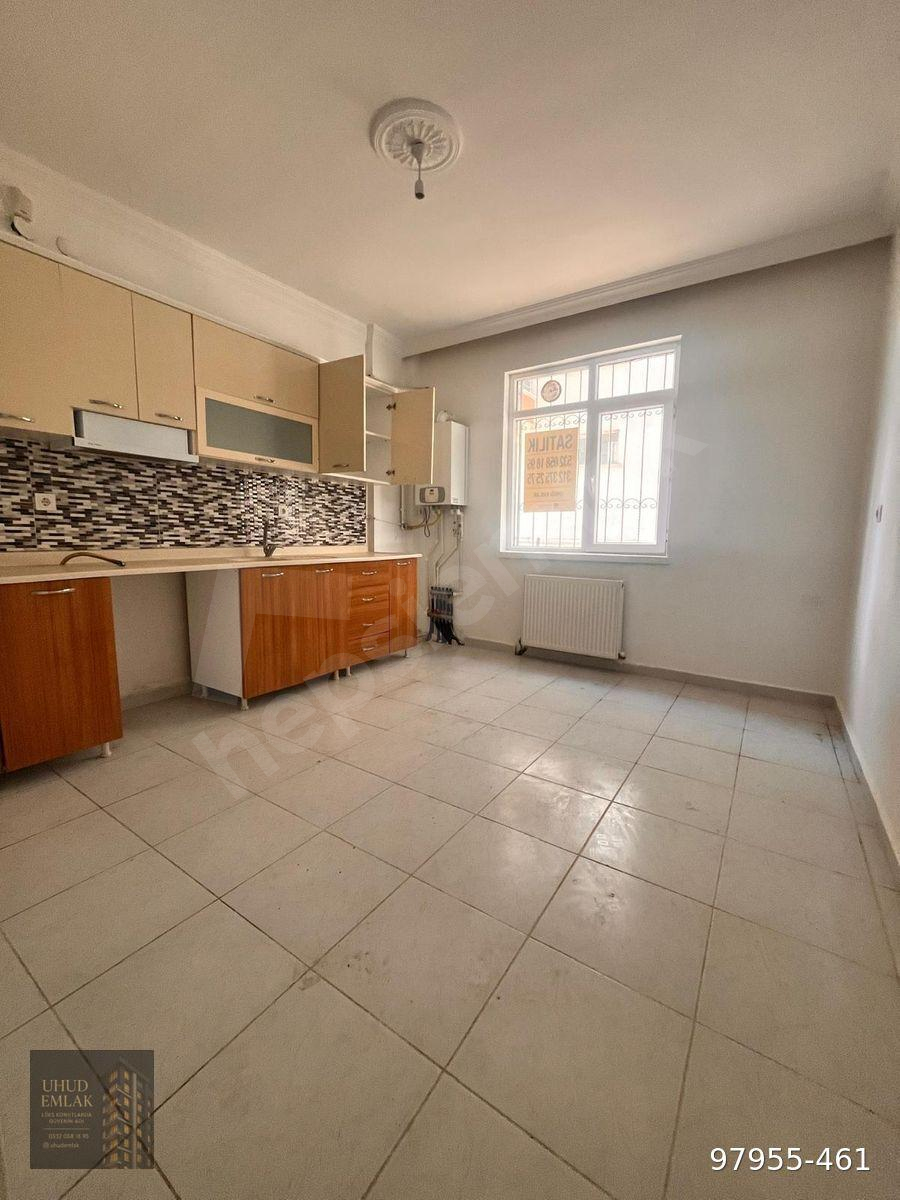 BEŞİKKAYA CADDE ÜSTÜ İSKANLI KOT 1 DE SATILIK 2/1 DAİRE