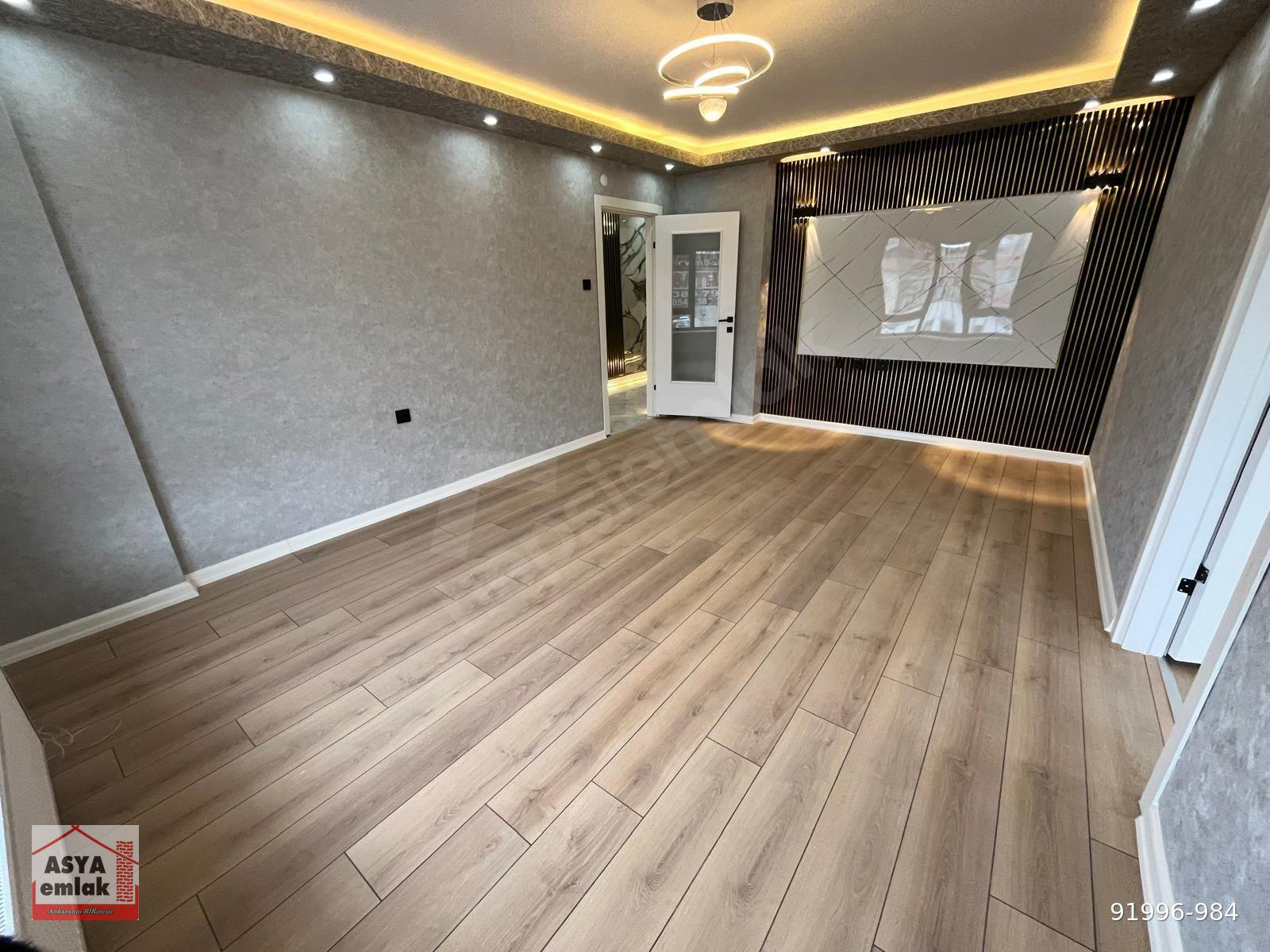 Y. EMRE CAD. ÜZERİ LÜX YAPILI SALONA 1 ODA BAĞIMLI SATILIK DAİRE