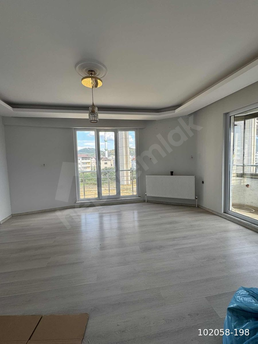 ÖZKAYA GAYRİMENKUL DEN KİRALIK 4+1