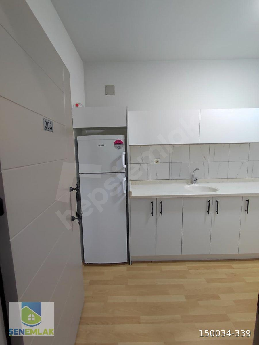 Güvenlikli Binada Cadde Cepheli 1+1 Kiralık
