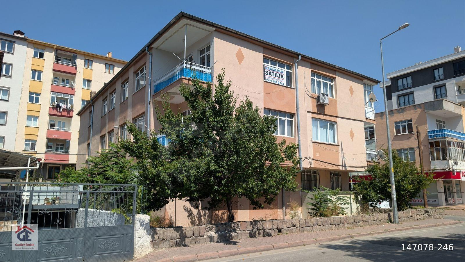 GAZİLER EMLAK | HÜRRİYET MAH.'DE KOMBİLİ SATILIK DAİRE