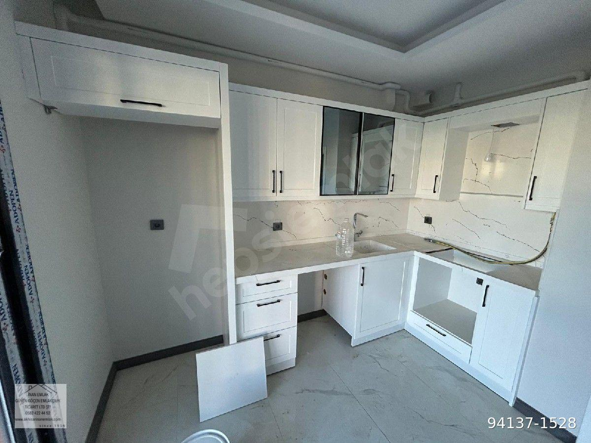 Akhisar Ulucami Mahallesi'nde 2+1 Kiralık Daire