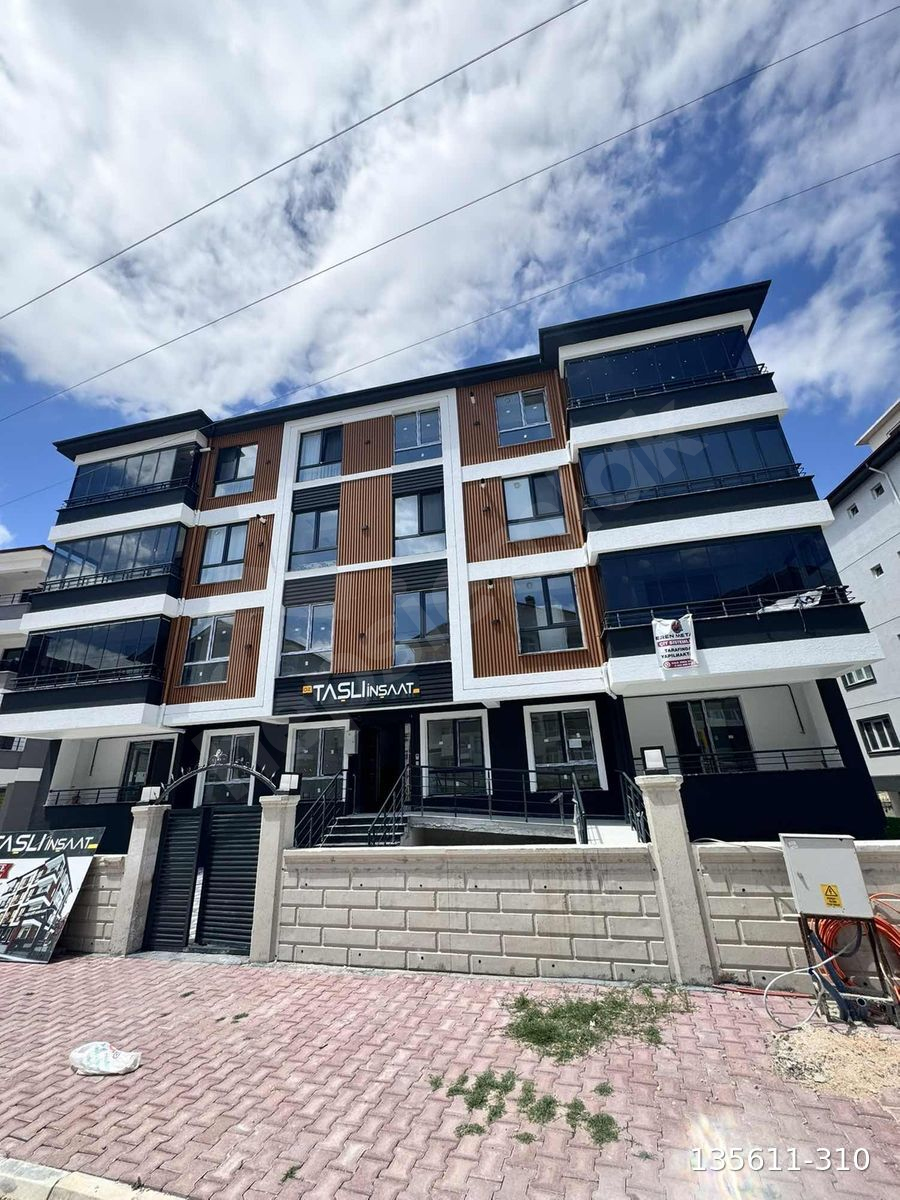 EMİNELLER EMLAK'TAN SATILIK 3+1 EBEVEYN BANYOLU LÜX
