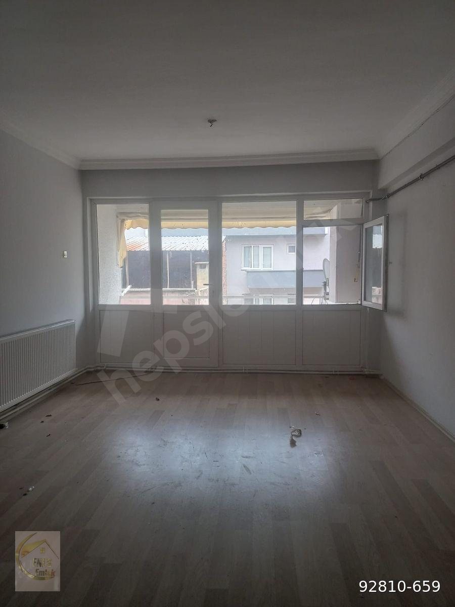 ENES EMLAKTAN BALIKPAZARINDA SATILIK DAİRE