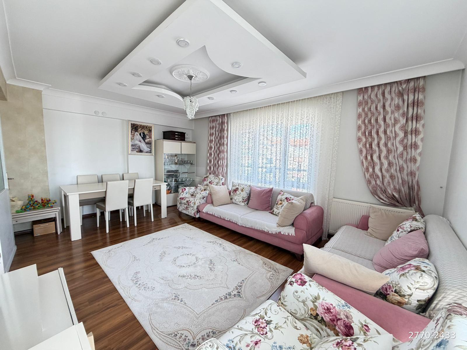 NUR EMLKA'TAN EKİN 'DE 3+1 KATTA ASANSÖRLÜ YAPILI SATILIK DAİRE