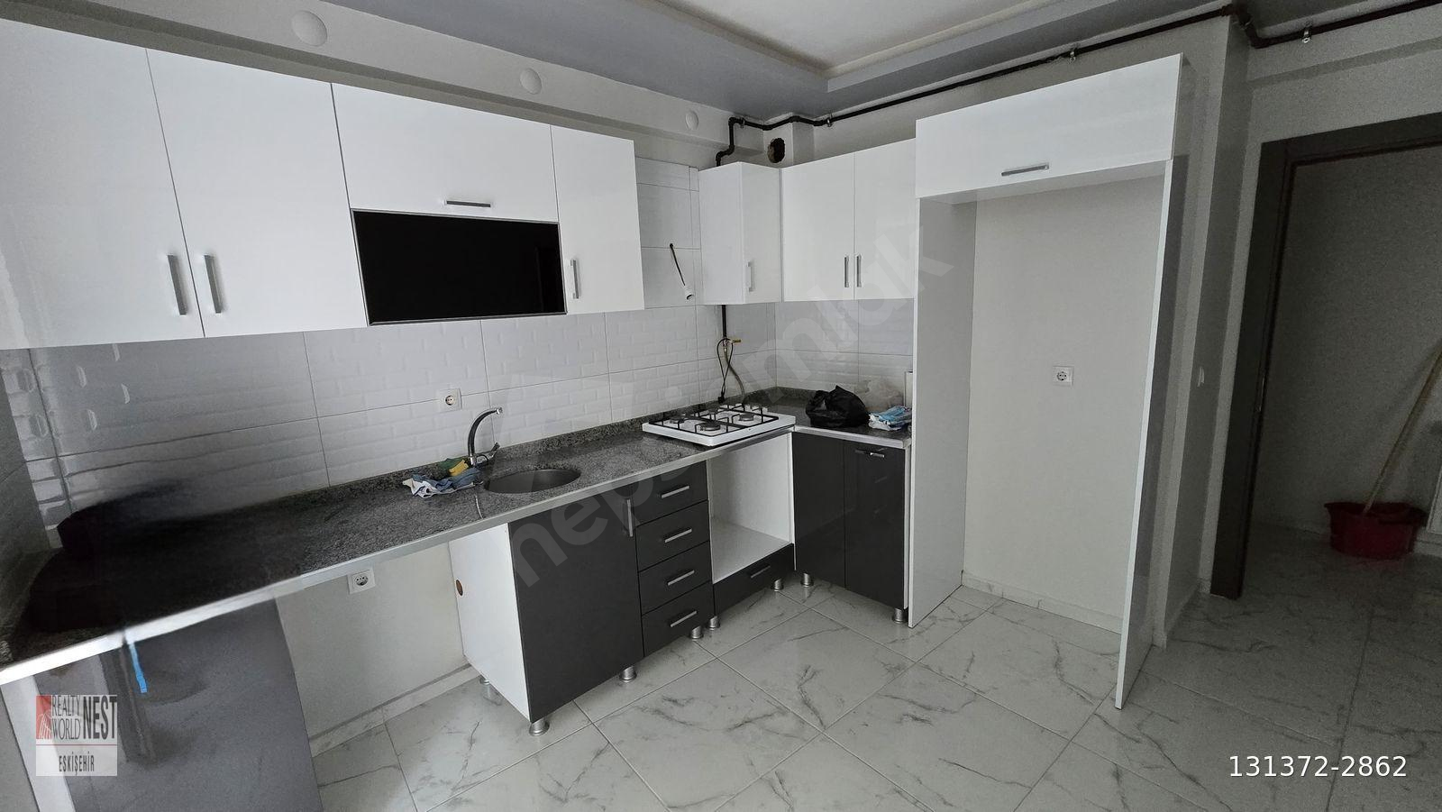RW NEST'TEN SÜTLÜCE MAHALLESİNDE BAKIMLI 2+0 KİRALIK DAİRE