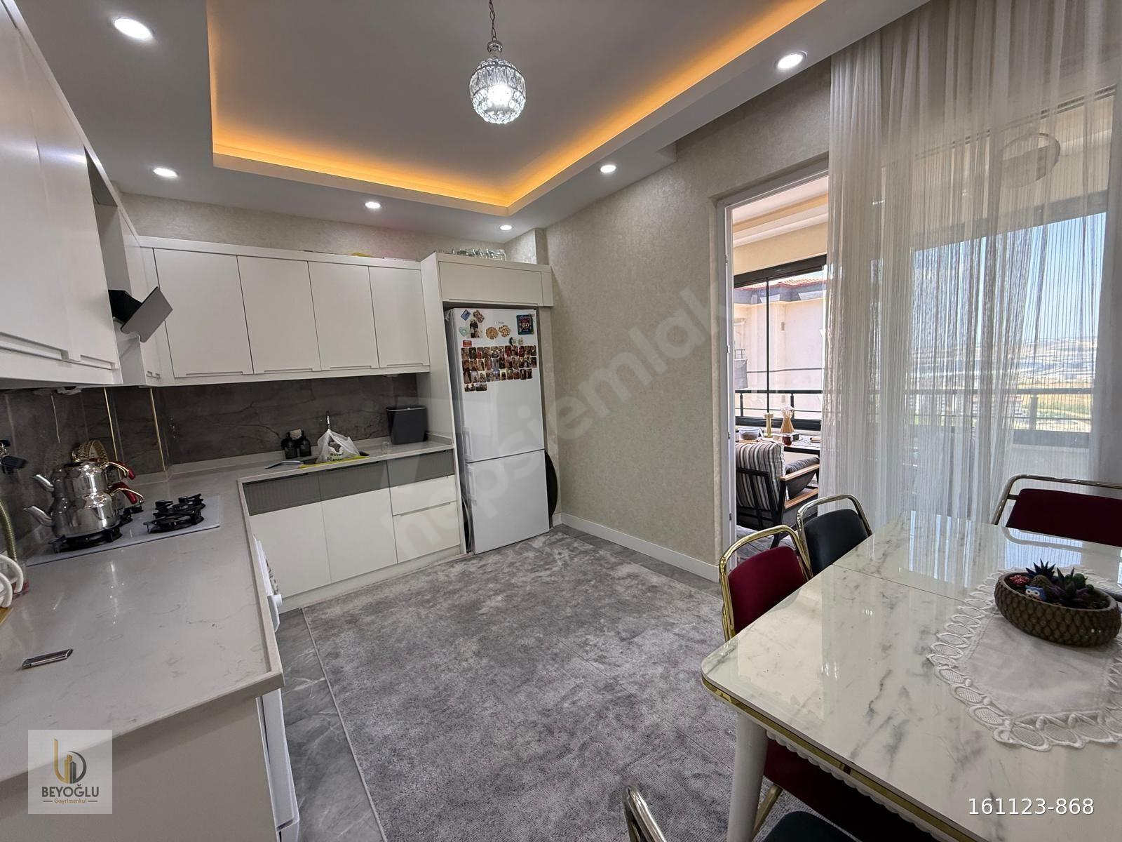 BEYKENT'DE ORMAN MANZARALI AÇIK CEPHELİ 2+1 SATILIK LÜKS DAİRE