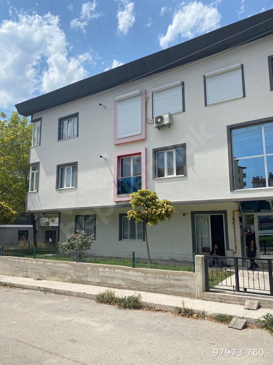 BURDUR MERKEZ 2+1 AMERİKAN SALON FULL EŞYALI SATILIK ÖNÜ PARK ALANLI DAİRE