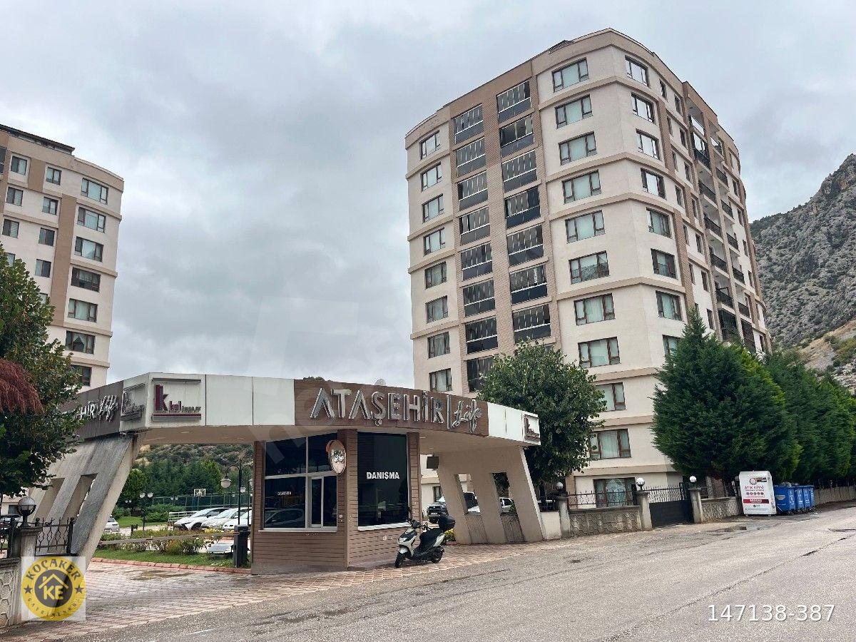 Koçaker den 55 evler mah.ATAŞEHİR LİFE satılık 3+1 daire