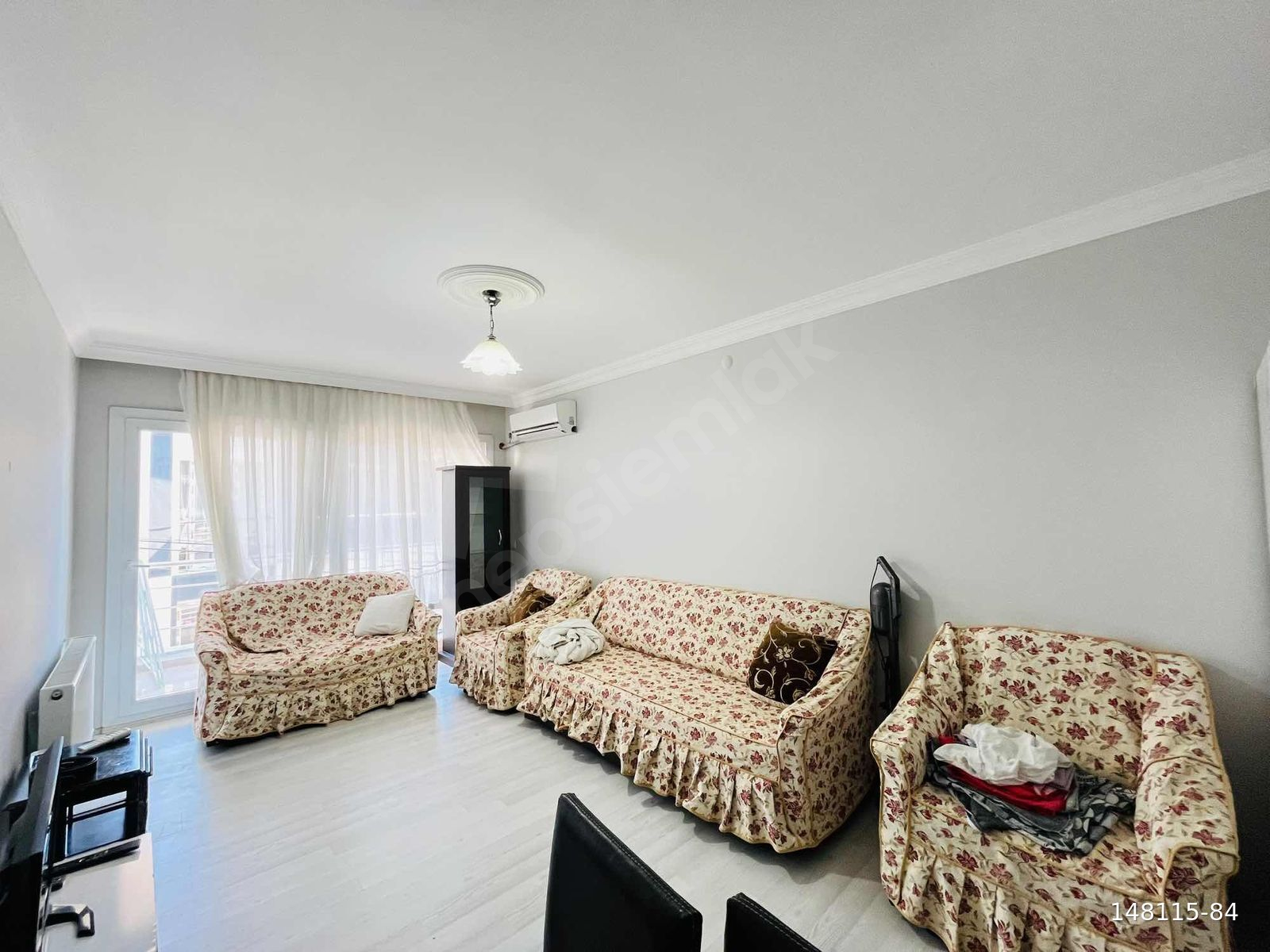 AYAZ 'DAN BODRUM YOLU ÜZERİ EŞYALI 1+1 90 m2 DAİRE