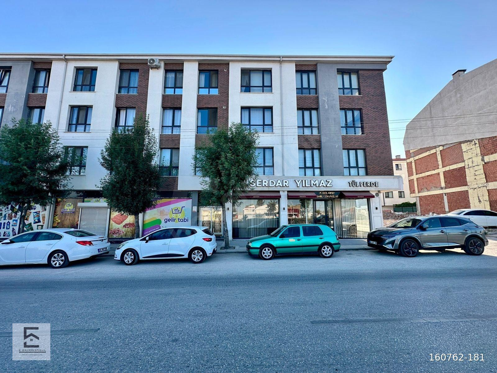 E GAYRİMENKUL'DEN ÇAMLICA BULVAR ÜZERİ 3+1 BAKIMLI TEMİZ DAİRE