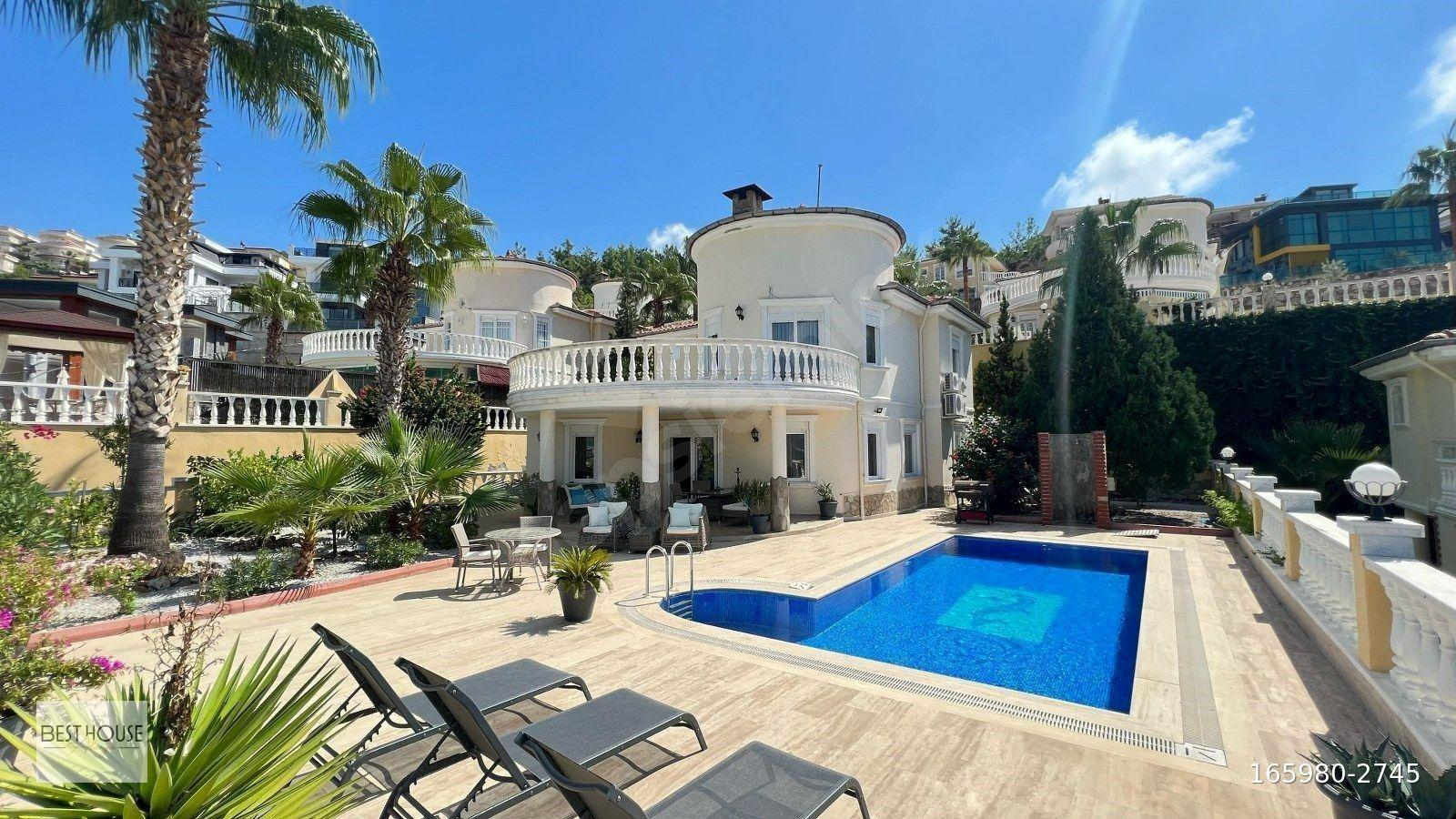 ALANYA KARGICAK’TA DENİZ MANZARALI FULL EŞYALI 3+1 SATILIK MÜSTAKİL VİLLA
