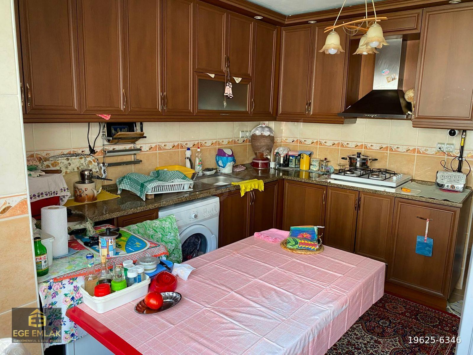 AYDIN EGE EMLAK'TAN MESUDİYE MAH. KAPALI SPOR SALONUNA YAKIN 3+1 140m2 SATILIK DAİRE