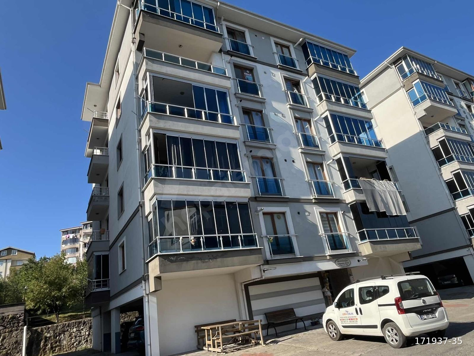 ESKİ DİŞ HASTANESİ CARREFOUR KARŞISI KİRALIK 3+1 YENİ DAİRE