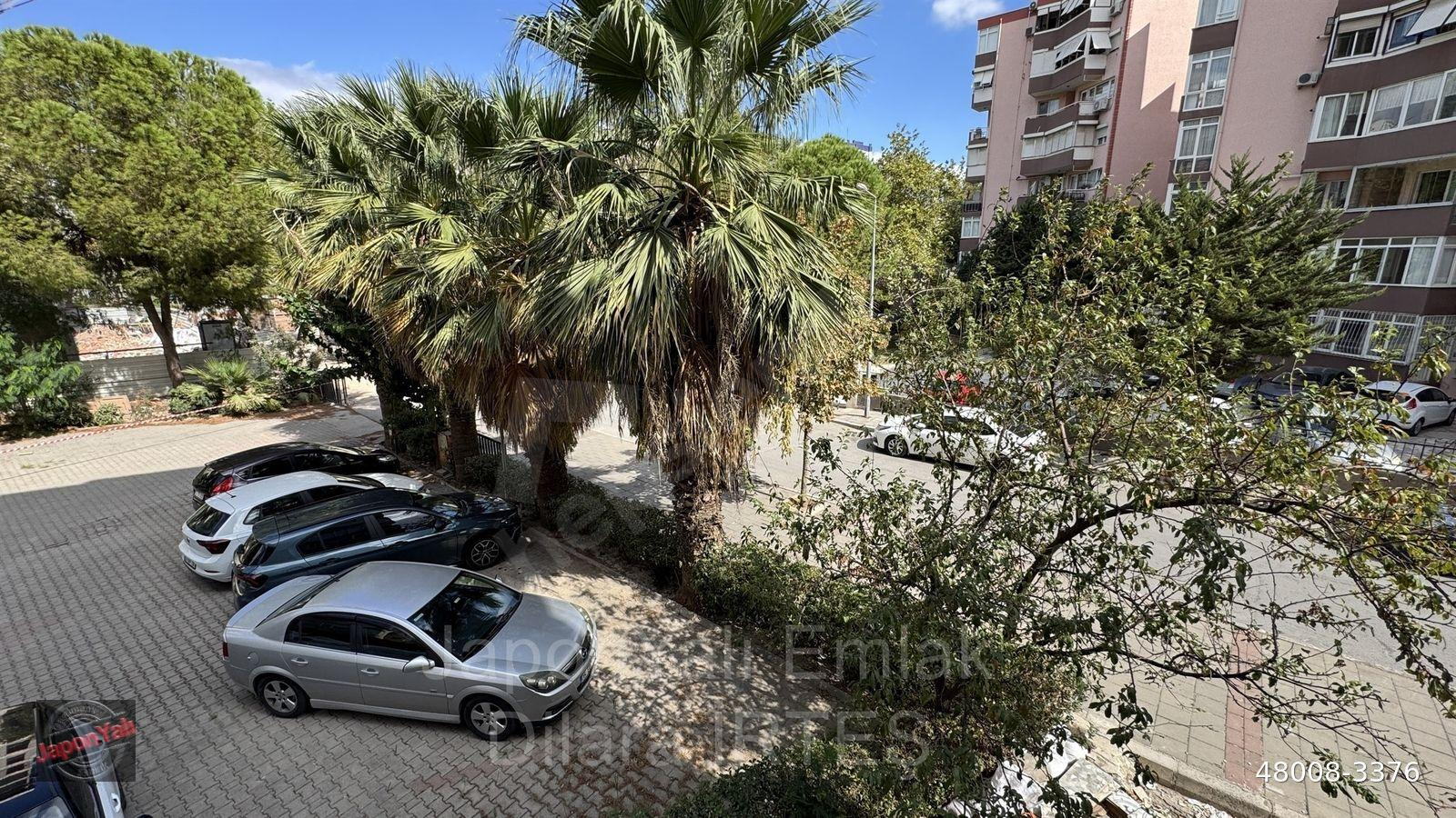 Bayraklı Mansuroğlunda Otoparklı, Asansörlü Kiralık Daire