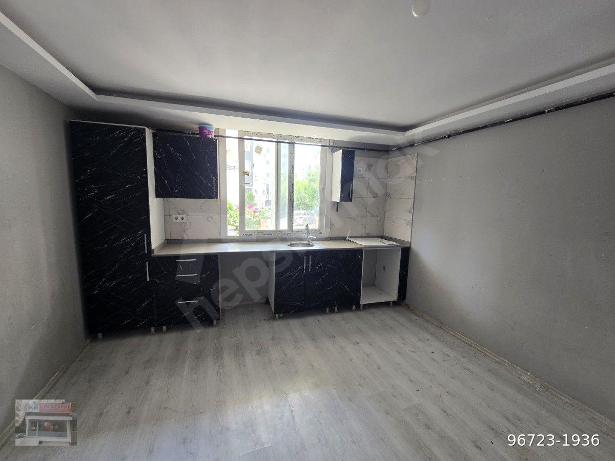 Buhara Okulu Doğusu Yeni Bina SATILILIK Geniş 1+1 Lüks Daire