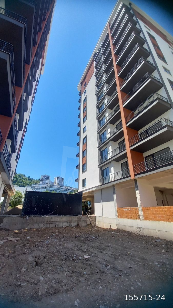 GİRESUN MERKEZ TEYYAREDÜZÜNDE 2+1 SATILIK 90 METRE 0 DAİRE
