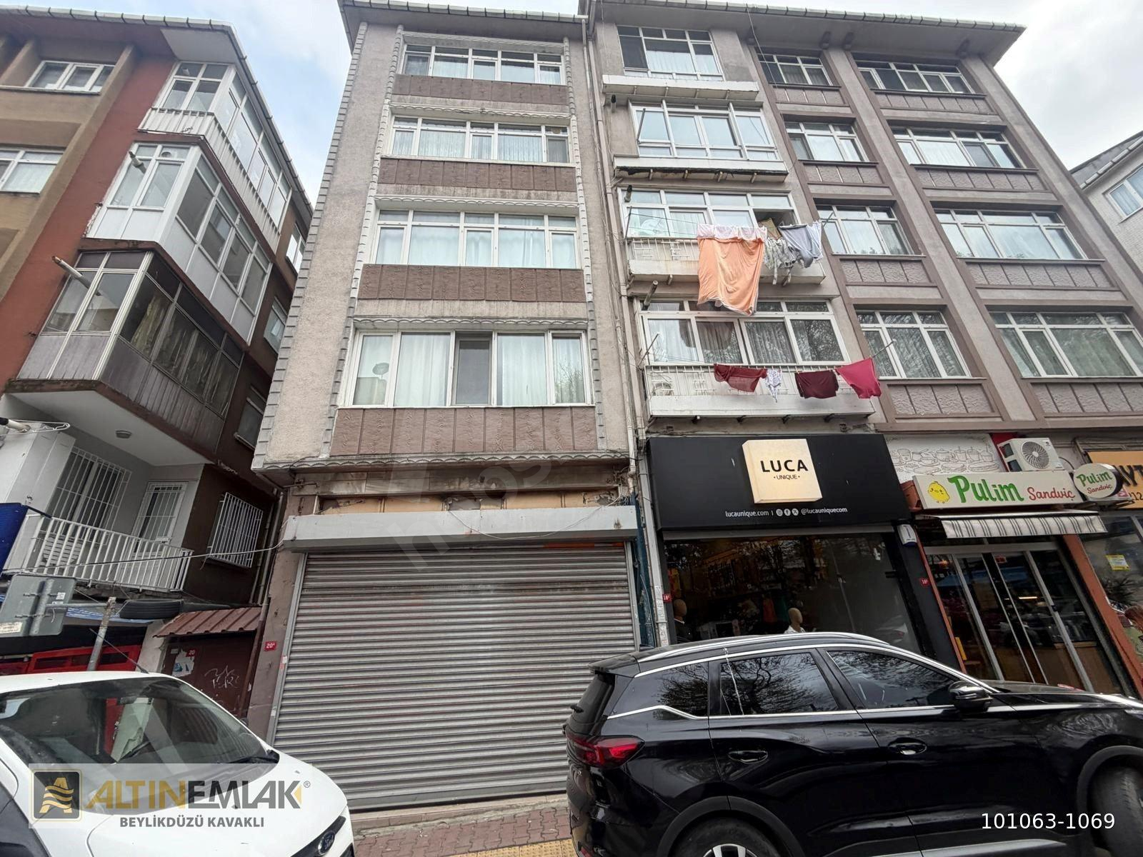 BAKIRKÖY YENİMAHALLEDE MARMARAY İSTASYONUNUN TAM KARŞISINDA SATILIK 1+1 DAİRE