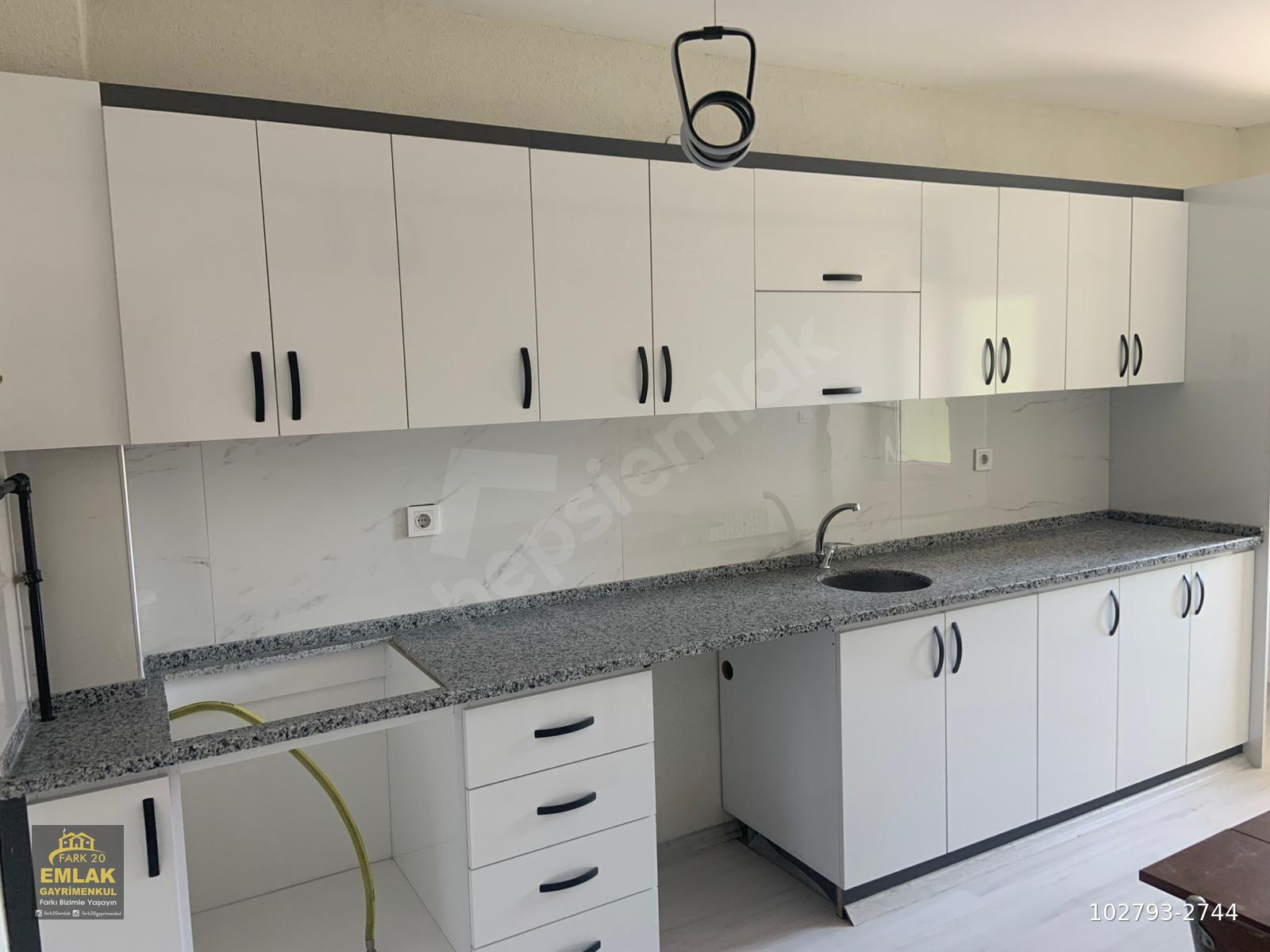 FARK20'DEN AKKONAK YEŞİLKÖY CADDESİ MASRAFSIZ 2+1 SATILIK DAİRE